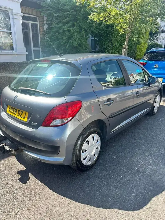 Peugeot 207 2010 photo 4