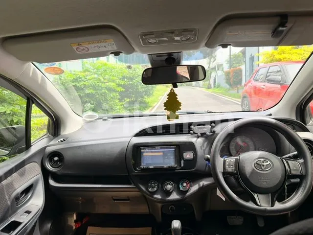 Toyota Vitz 2017 photo 5