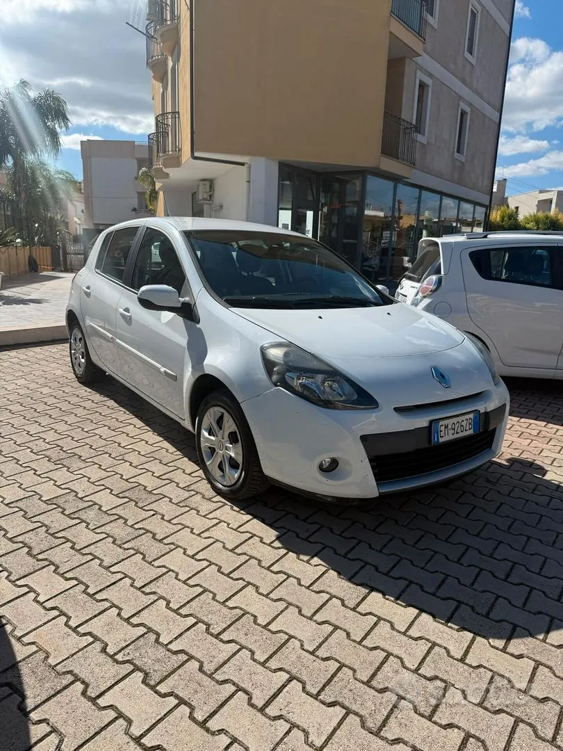 Renault Clio 2012 photo 3