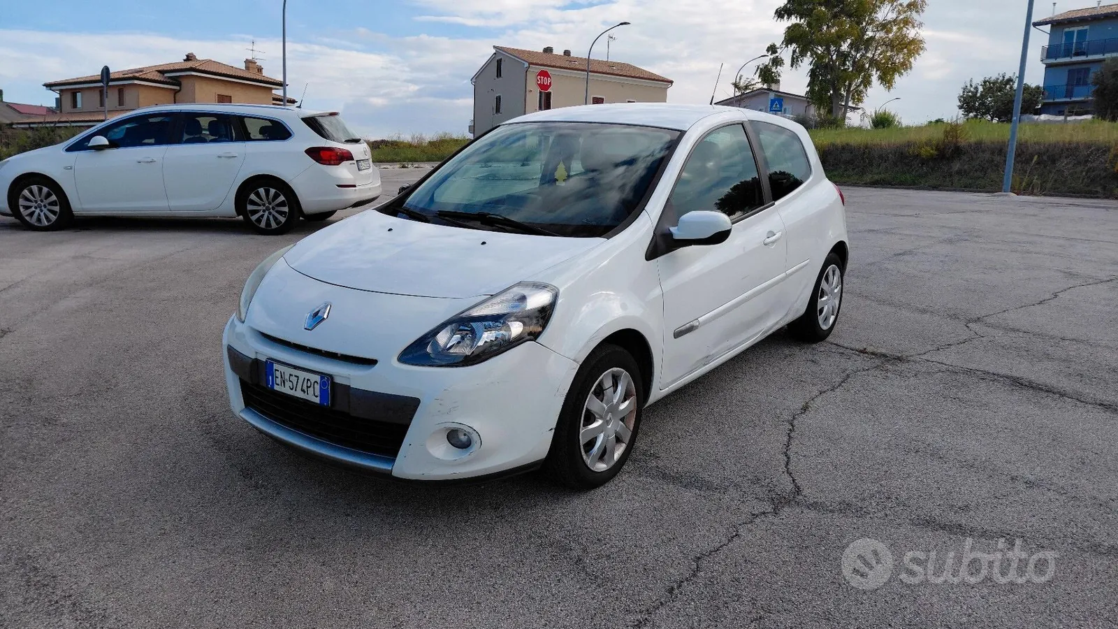 Renault Clio 2012 photo 4