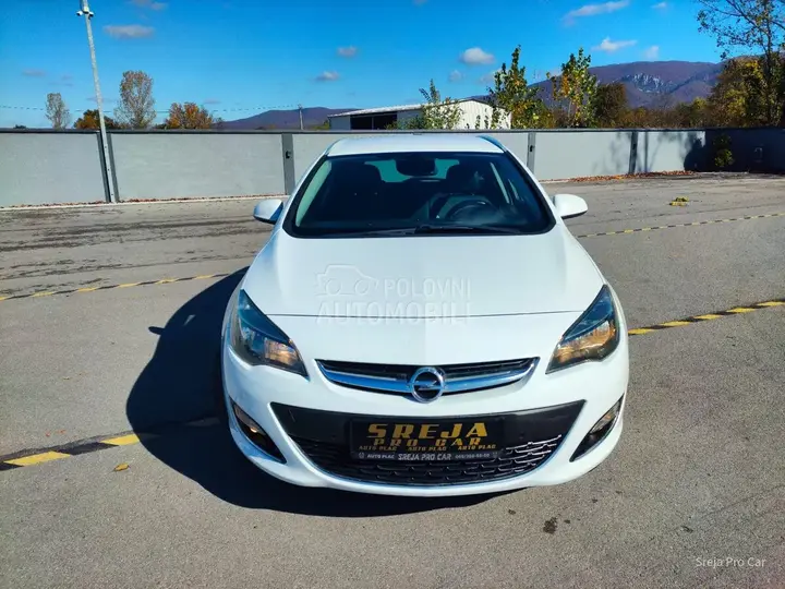 Opel Astra J 2015 photo 2