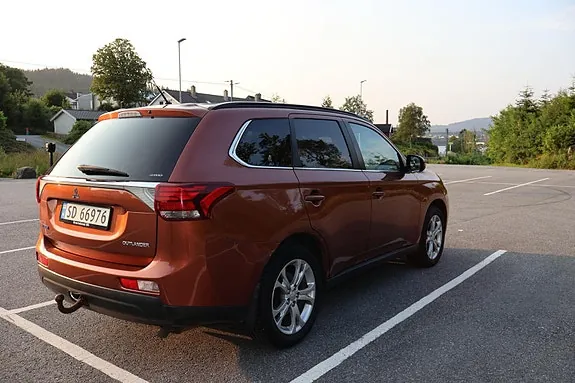 Mitsubishi Outlander 2013 photo 2
