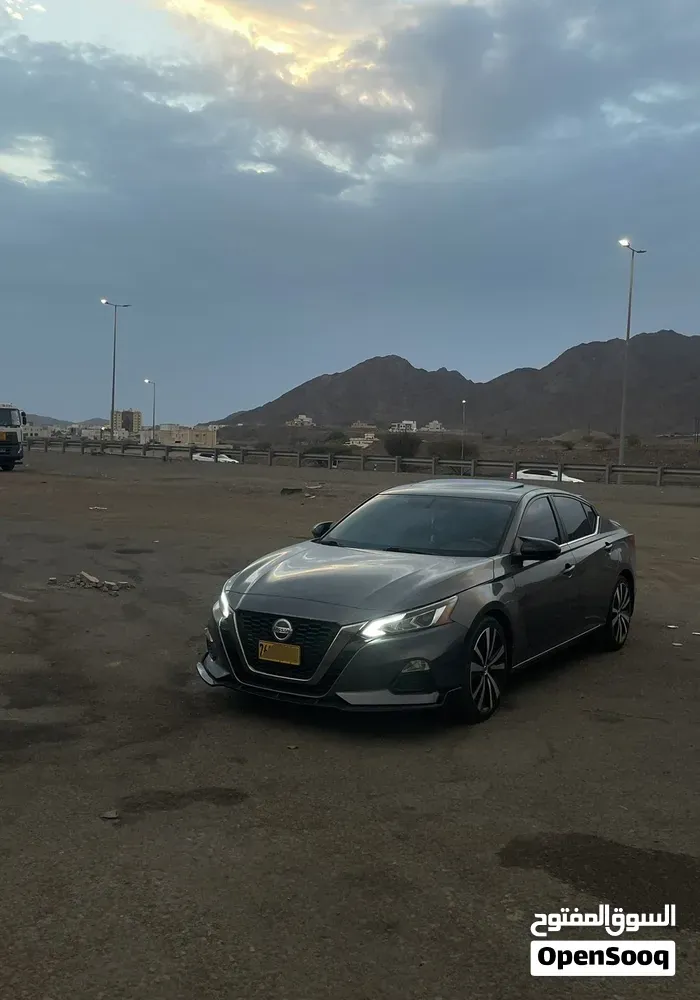 Nissan Altima 2019 photo 2