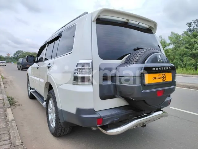 Mitsubishi Montero 2018 photo 2