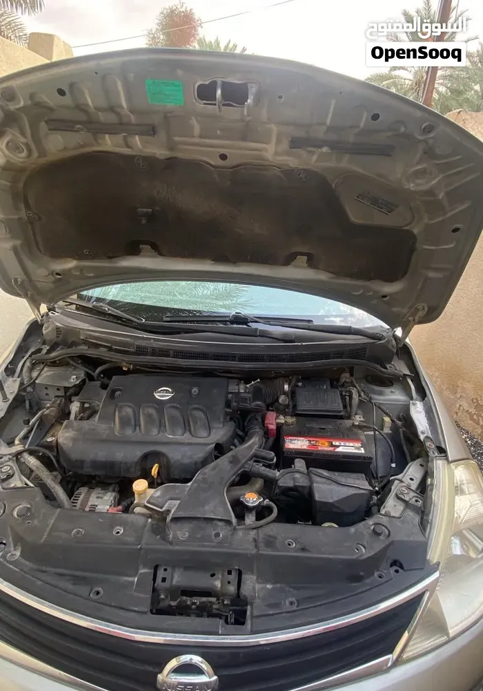 Nissan Tiida 2010 photo 3