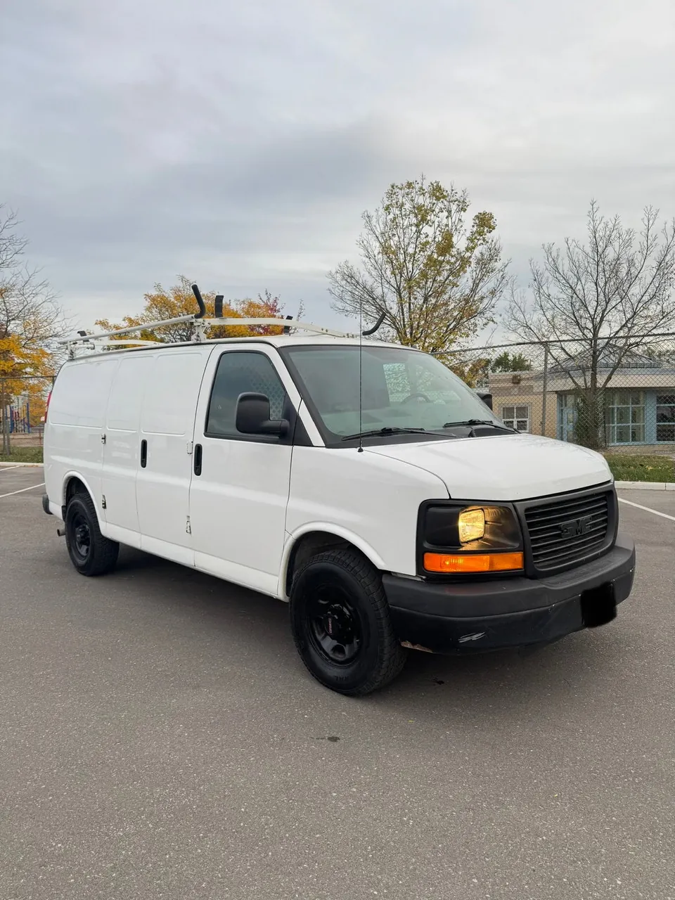 GMC Savana 2014 photo 2