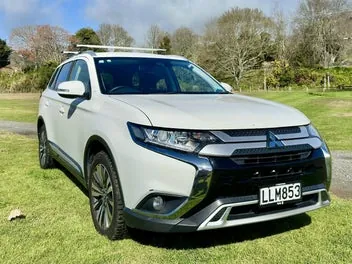 Mitsubishi Outlander 2018 photo 3