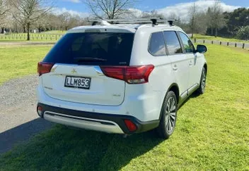 Mitsubishi Outlander 2018 photo 4