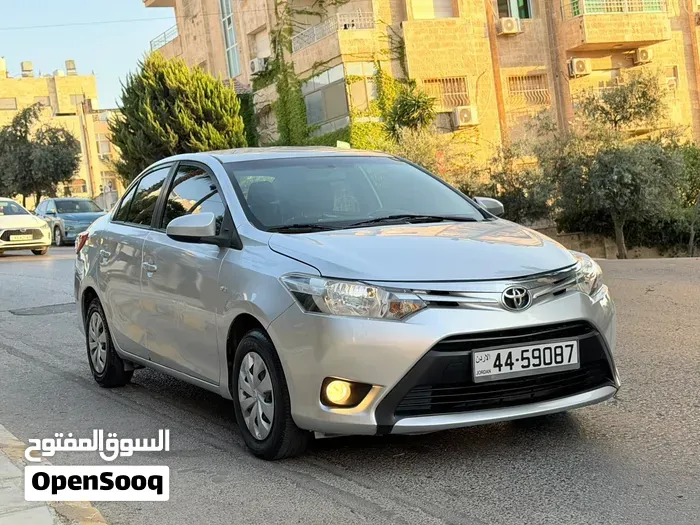 Toyota Yaris 2014 photo 2