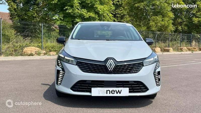 Renault Clio 2024 photo 2