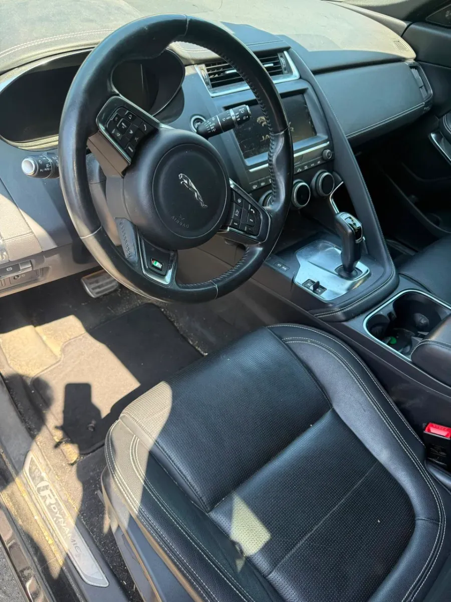 Jaguar E-Pace 2018 photo 3