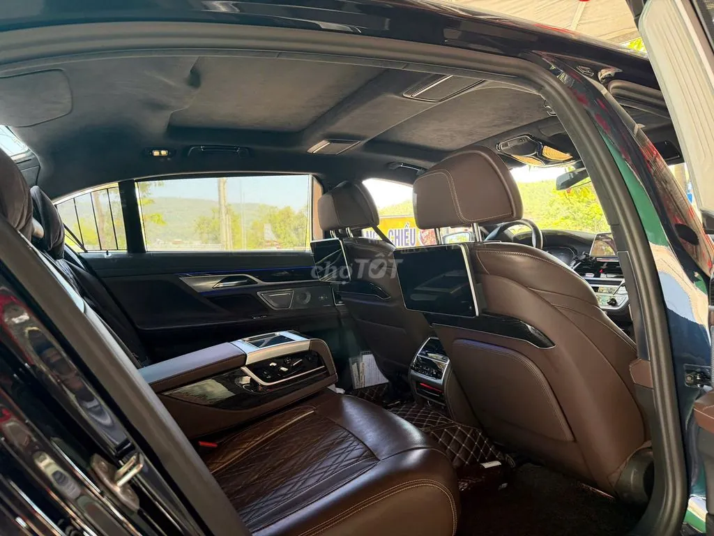 BMW 7 Series 2021 photo 5