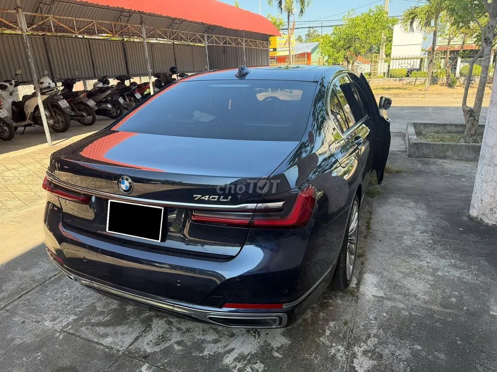 BMW 7 Series 2021 photo 3