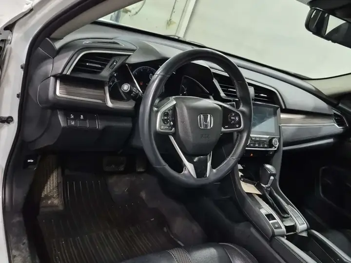Honda Civic 2020 photo 5