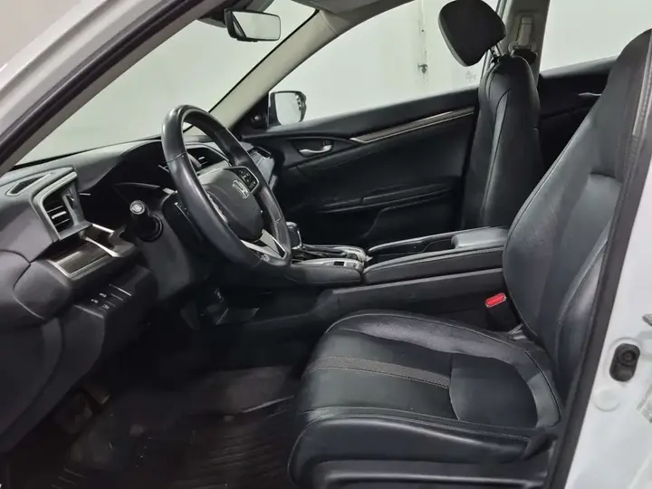 Honda Civic 2020 photo 3