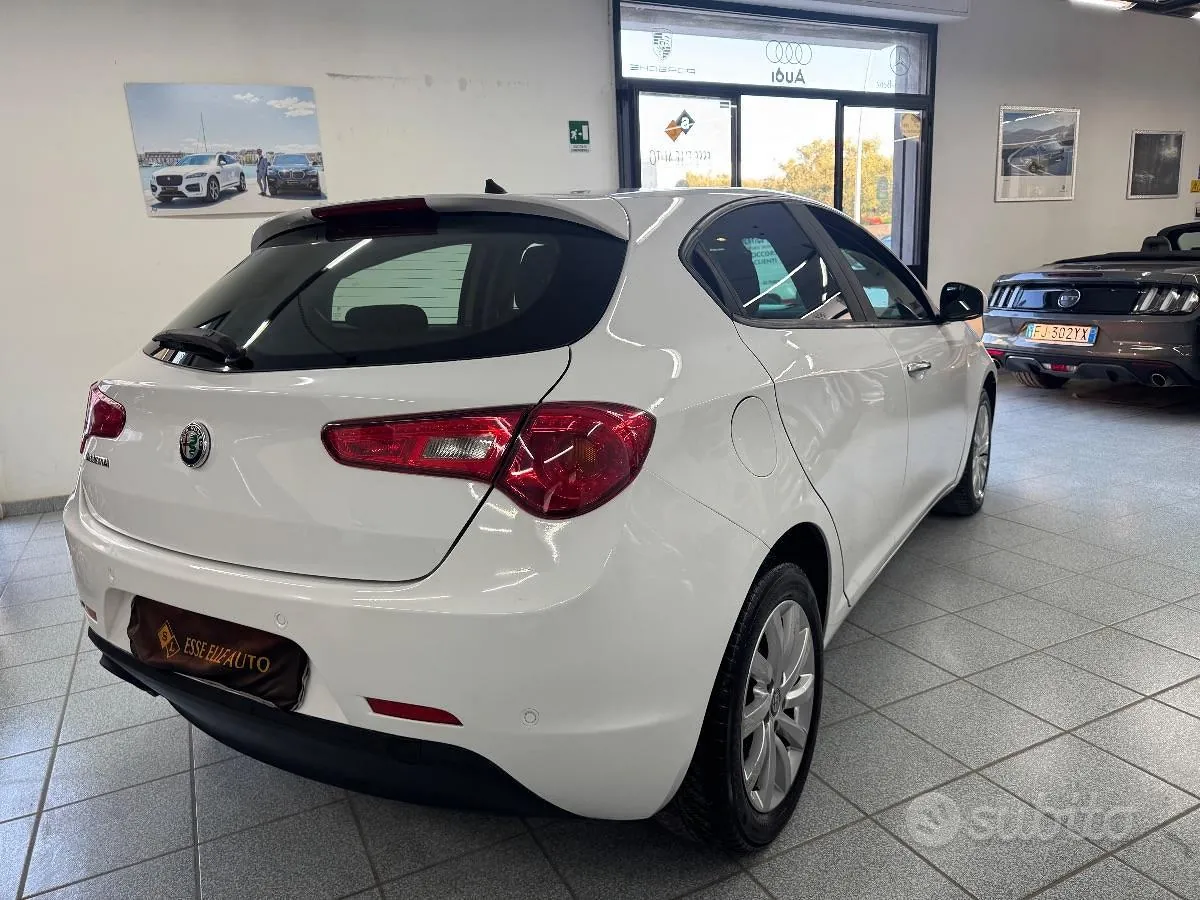 Alfa Romeo Giulietta 2016 photo 4