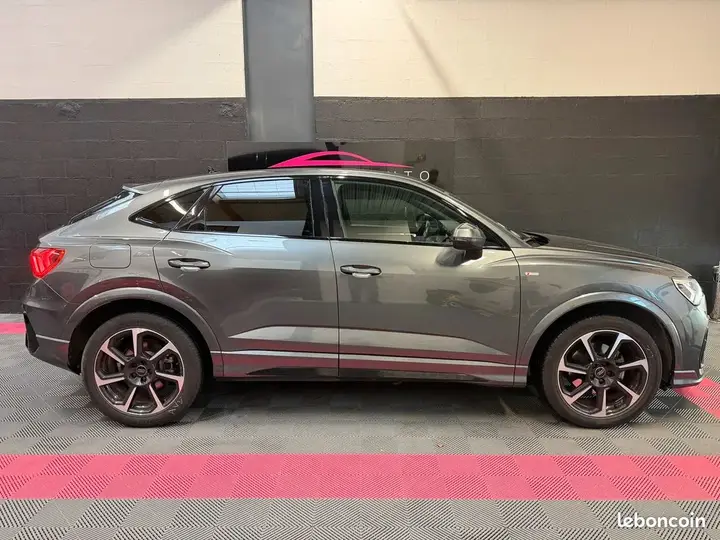 Audi Q3 2020 photo 2