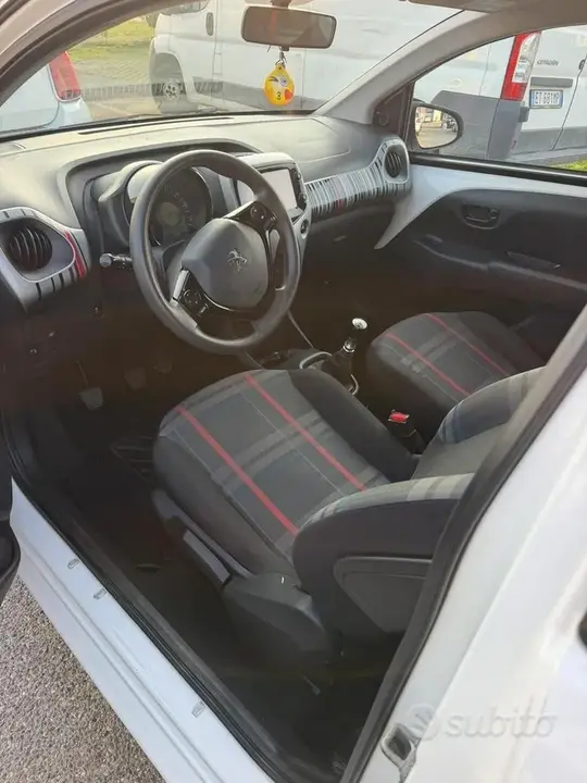Peugeot 108 2014 photo 4