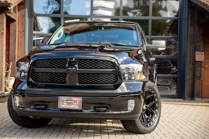 Dodge Ram 1500 2023 photo 2
