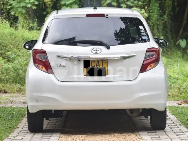 Toyota Vitz 2016 photo 2