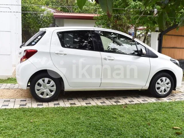 Toyota Vitz 2016 photo 4