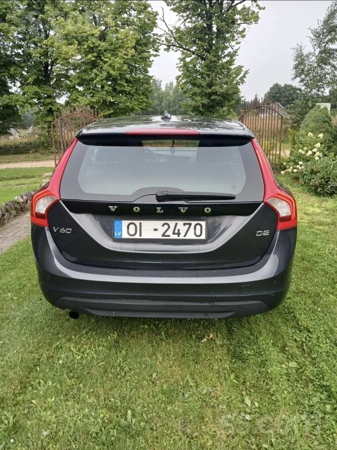 Volvo V60 2012 photo 2