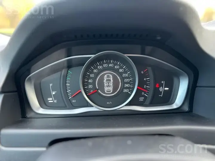 Volvo V70 2013 photo 4