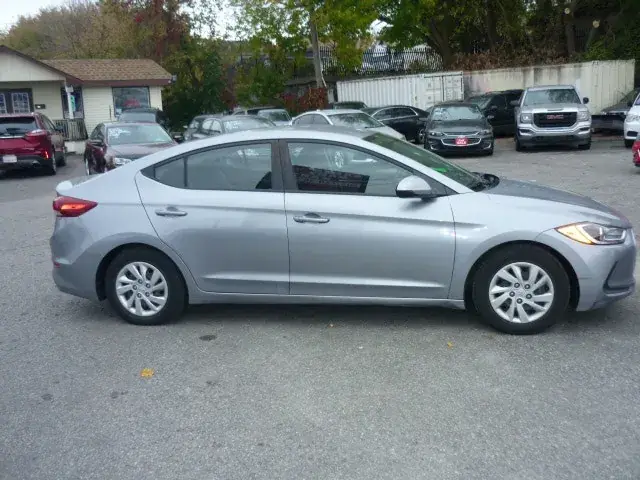 Hyundai Elantra 2017 photo 3