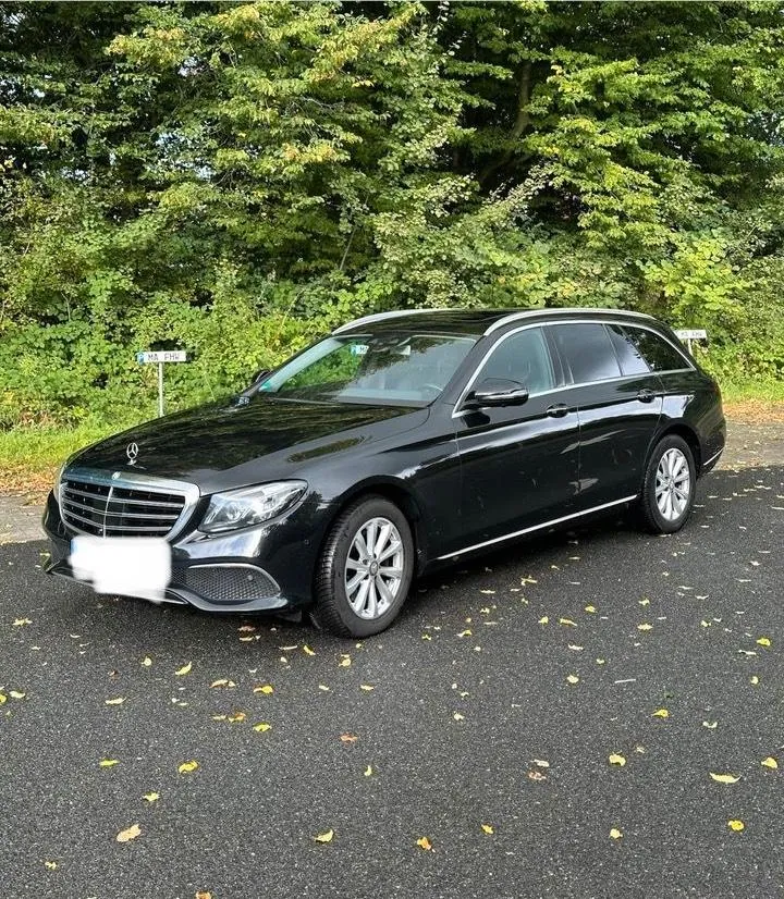Mercedes-Benz E 220 D