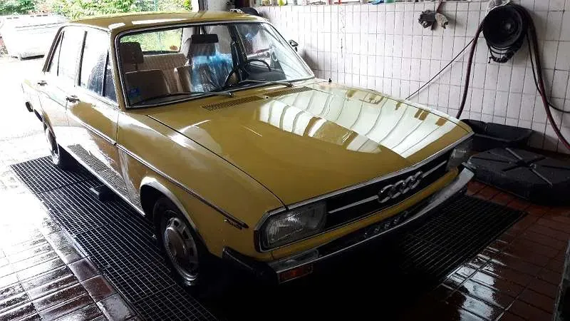 Audi 100