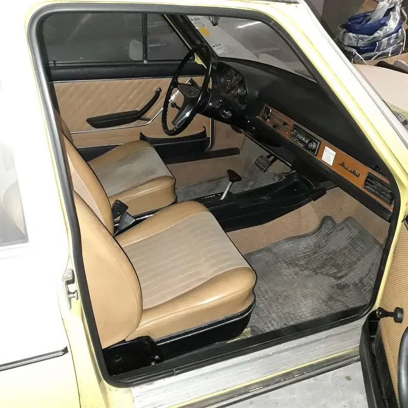 Audi 100 1975 photo 2