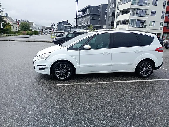 Ford S-Max 2011 photo 2