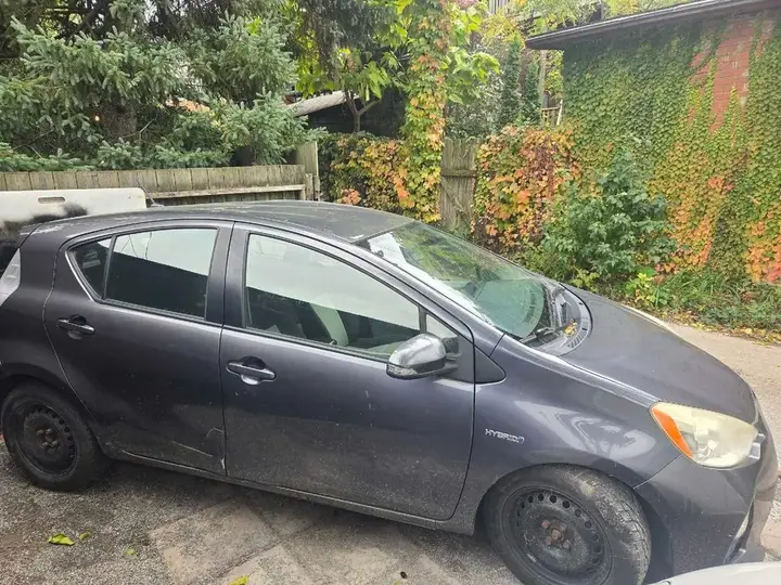 Toyota Prius C 2013 photo 4