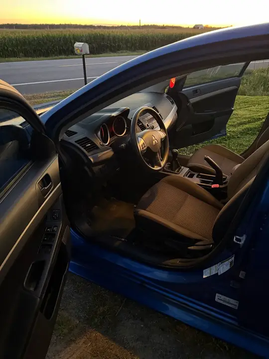 Mitsubishi Lancer 2010 photo 5