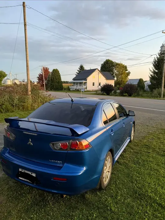 Mitsubishi Lancer 2010 photo 2