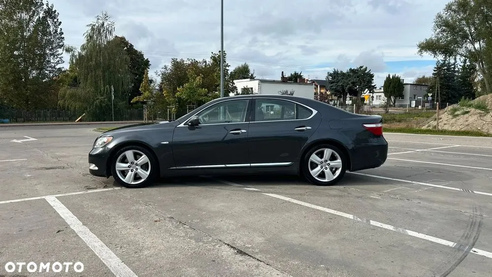 Lexus Ls 2007 photo 2