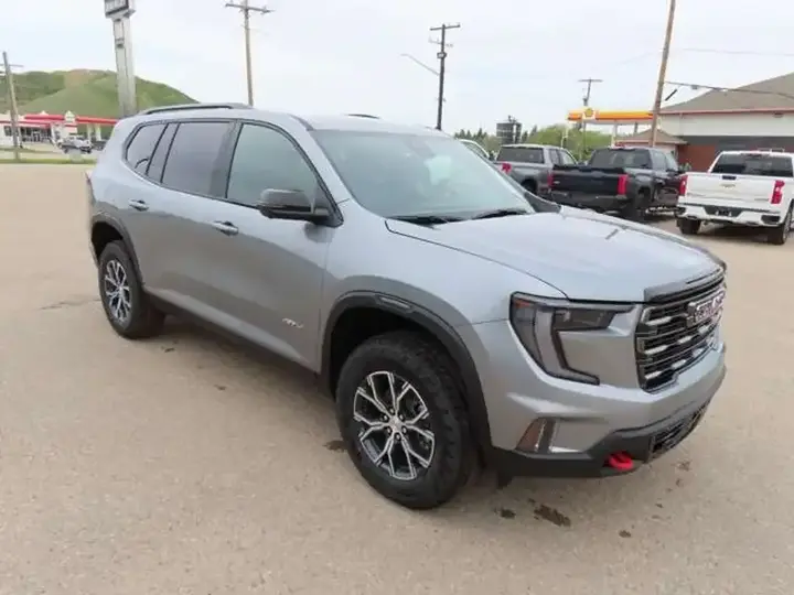 GMC Acadia 2026 photo 2