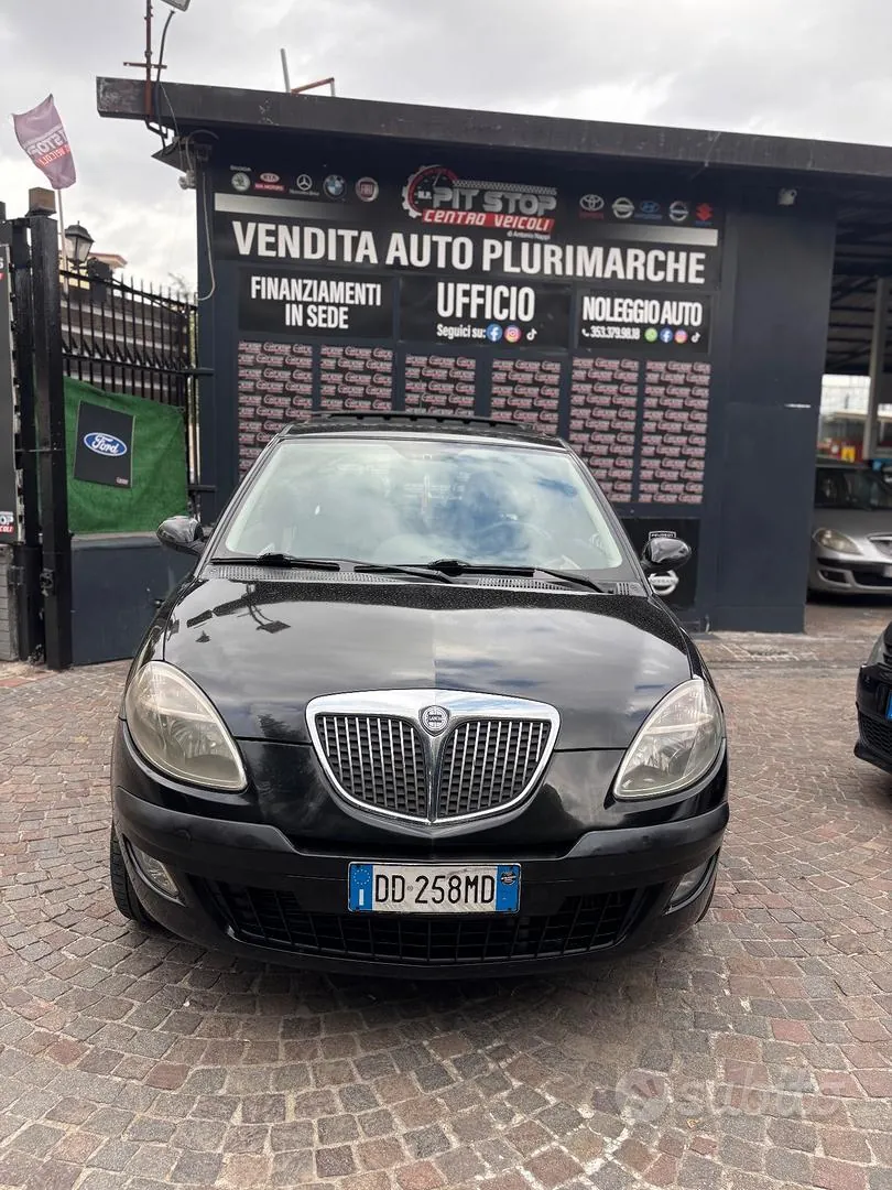 Lancia Ypsilon