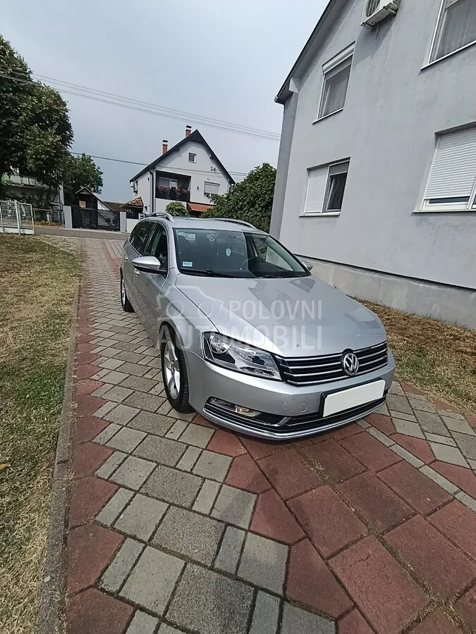 Volkswagen Passat 2011 photo 2