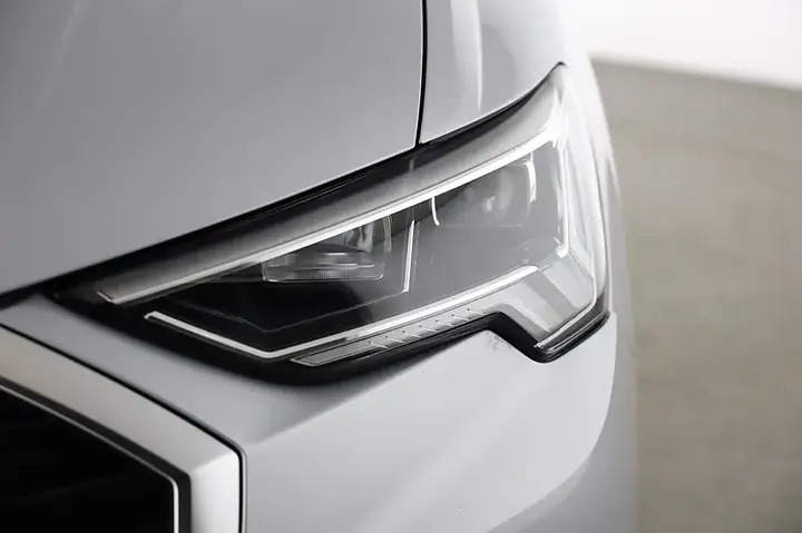 Audi Q3 2021 photo 3