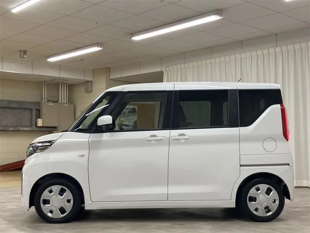 Mitsubishi E-K Space M 2025 photo 5