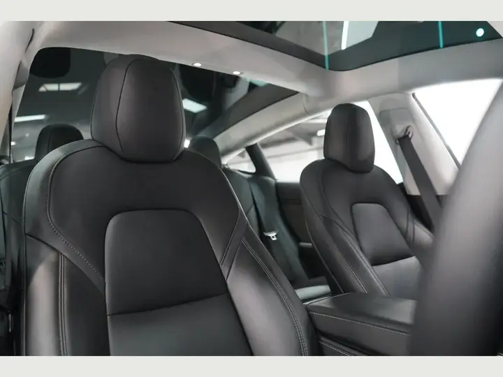 Tesla Model 3 2022 photo 4