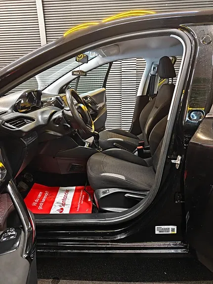 Peugeot 208 2015 photo 5