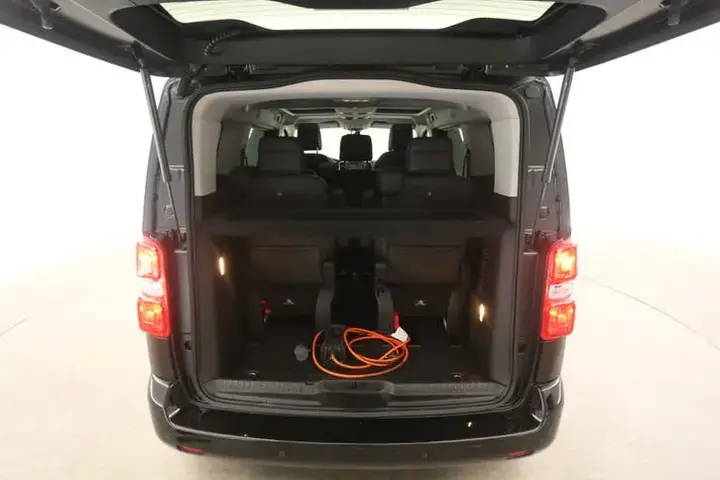 Peugeot E-Traveller 2022 photo 3