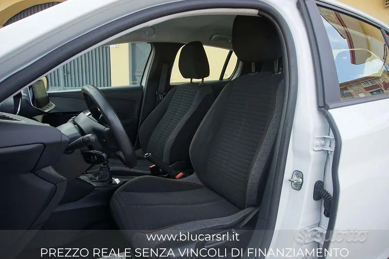 Peugeot 208 2022 photo 5