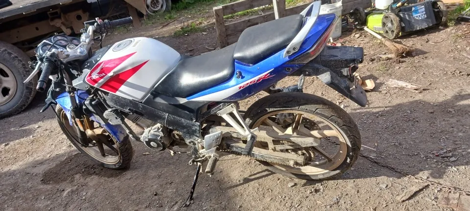 Honda Cbr125R 2009 photo 3
