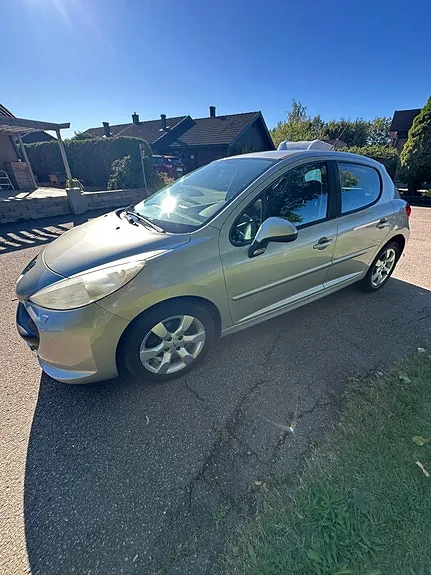 Peugeot 207 2009 photo 3