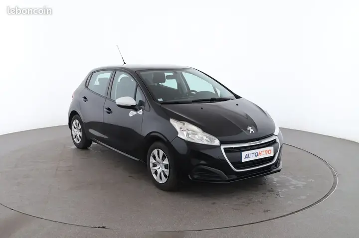 Peugeot 208 2017 photo 4