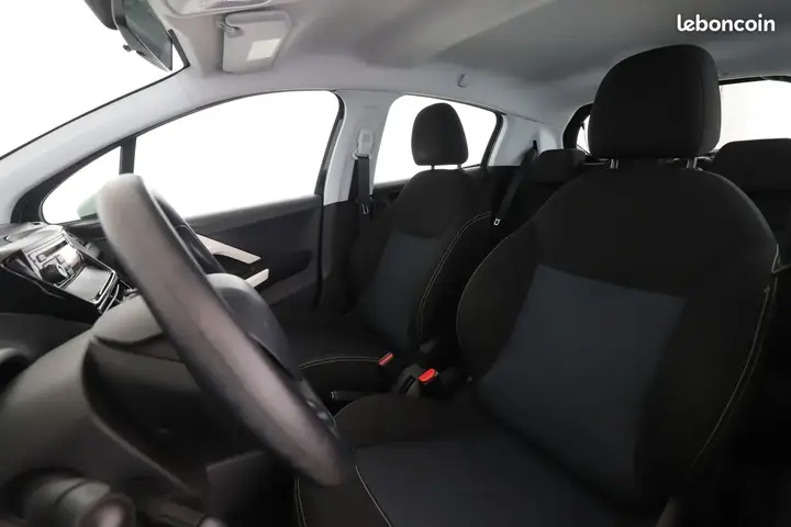 Peugeot 208 2017 photo 5
