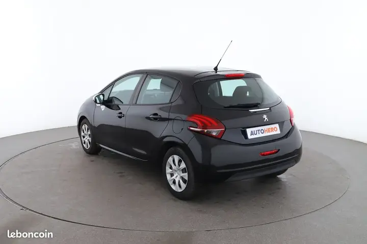 Peugeot 208 2017 photo 2